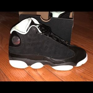 Sneakers gently worn